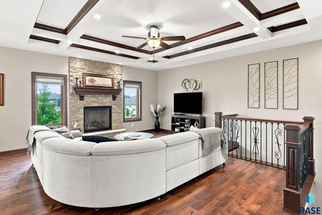 7304 E Donnelly Dr Drive, Sioux Falls, SD 57110