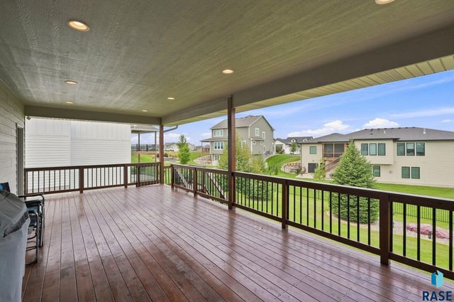 7304 E Donnelly Dr Drive, Sioux Falls, SD 57110