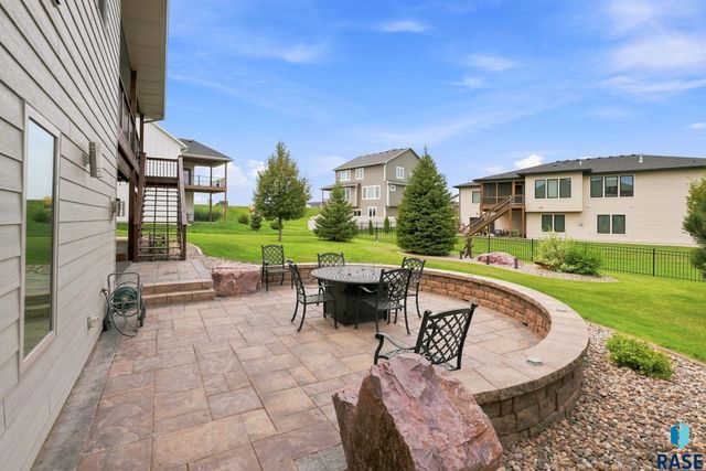 7304 E Donnelly Dr Drive, Sioux Falls, SD 57110