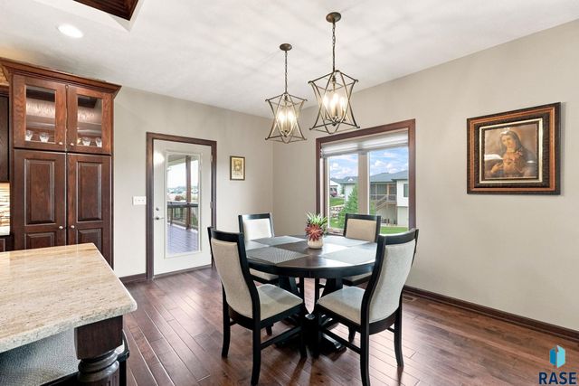 7304 E Donnelly Dr Drive, Sioux Falls, SD 57110