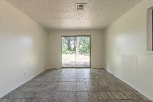5017 S Briarwood Drive, Oklahoma City, OK 73135