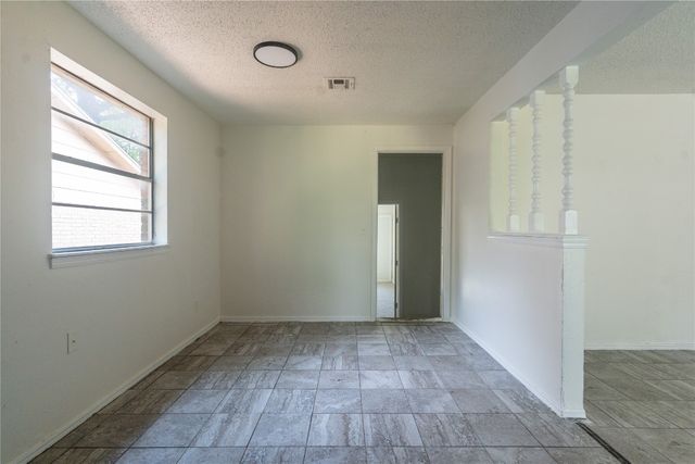 5017 S Briarwood Drive, Oklahoma City, OK 73135