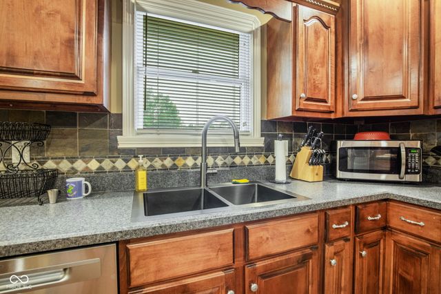 325 E Levi Lane, Mooresville, IN 46158