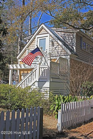 404 Fire Fly Lane, Southport, NC 28461