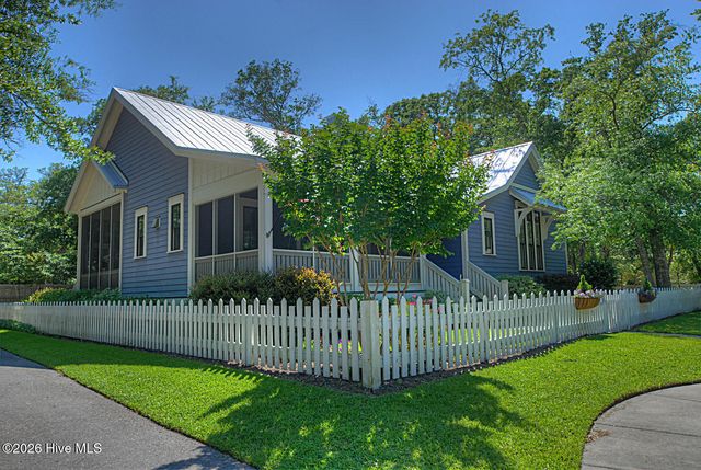 404 Fire Fly Lane, Southport, NC 28461