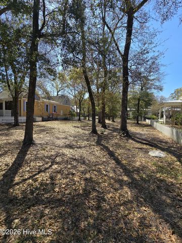 404 Fire Fly Lane, Southport, NC 28461