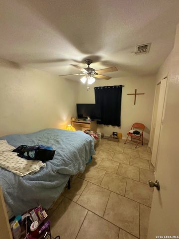 279 Edwards Ave, Charlotte, TX 78011