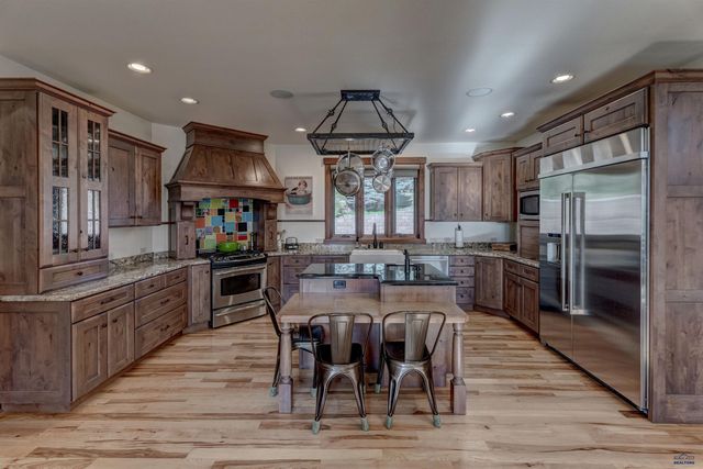 5730 WILDWOOD DR, Rapid City, SD 57702