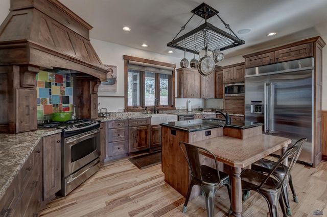 5730 WILDWOOD DR, Rapid City, SD 57702