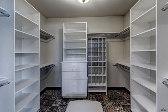 5730 WILDWOOD DR, Rapid City, SD 57702