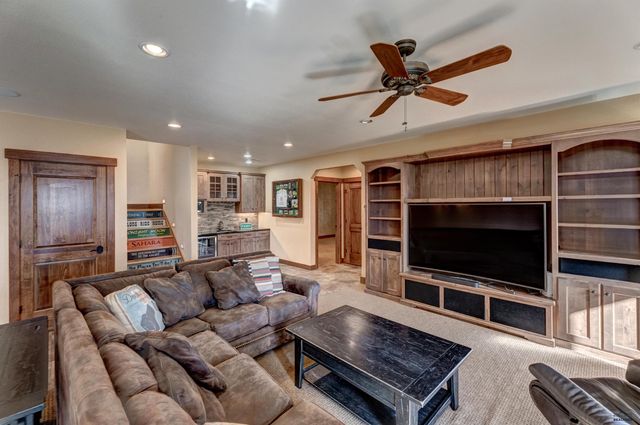 5730 WILDWOOD DR, Rapid City, SD 57702