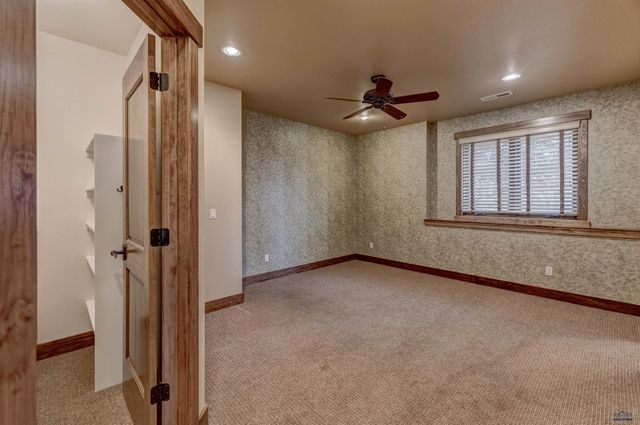 5730 WILDWOOD DR, Rapid City, SD 57702