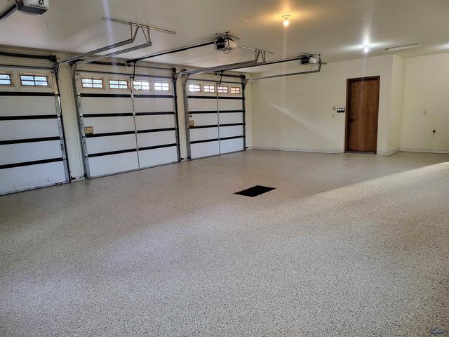 5730 WILDWOOD DR, Rapid City, SD 57702