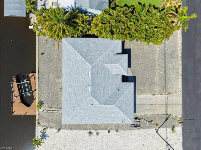 3715 Manatee DR, St. James City, FL 33956