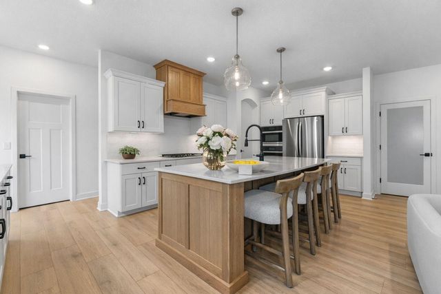 1848 Royal Boulevard N, Lake Elmo, MN 55042