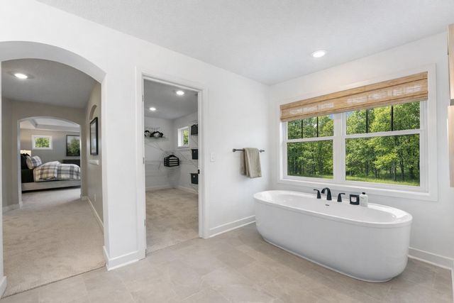 1848 Royal Boulevard N, Lake Elmo, MN 55042