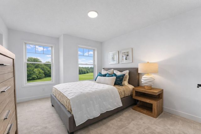 1848 Royal Boulevard N, Lake Elmo, MN 55042