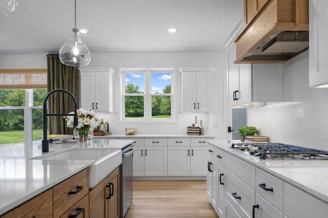 1848 Royal Boulevard N, Lake Elmo, MN 55042