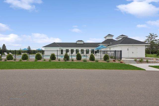 1848 Royal Boulevard N, Lake Elmo, MN 55042