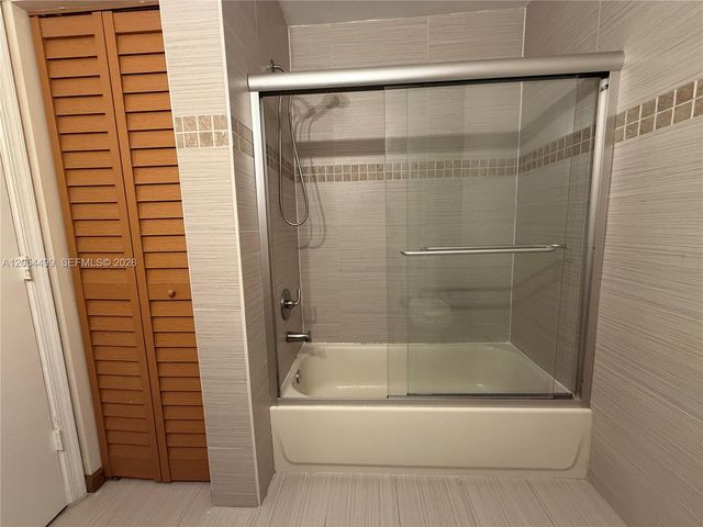 2011 Renaissance Boulevard 208, Miramar, FL 33025