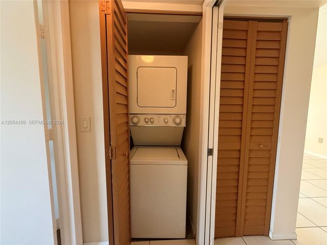 2011 Renaissance Boulevard 208, Miramar, FL 33025