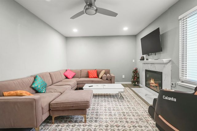 5333 Park Highlands Blvd 27, Concord, CA 94521