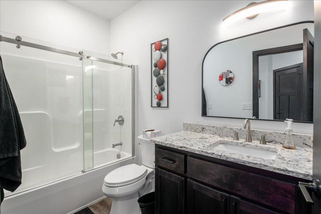 901 CLOVER COURT, Menasha, WI 54952