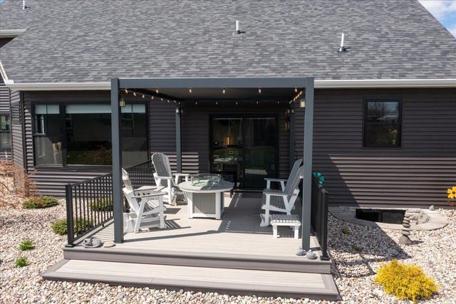 901 CLOVER COURT, Menasha, WI 54952