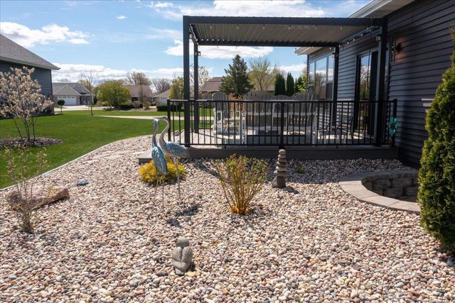 901 CLOVER COURT, Menasha, WI 54952