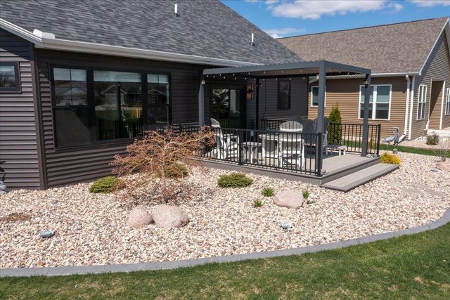 901 CLOVER COURT, Menasha, WI 54952