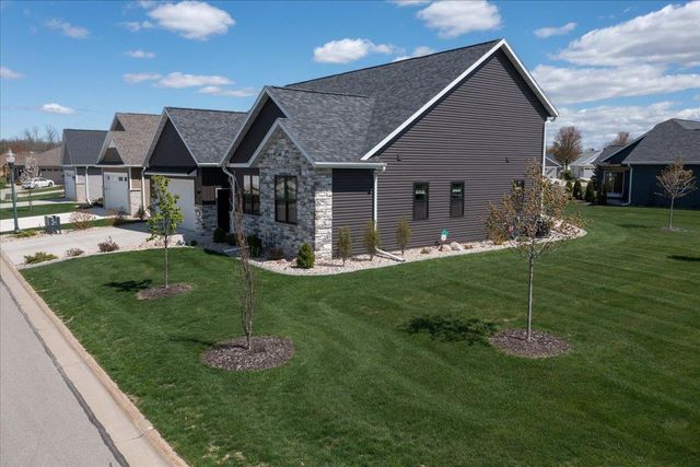 901 CLOVER COURT, Menasha, WI 54952