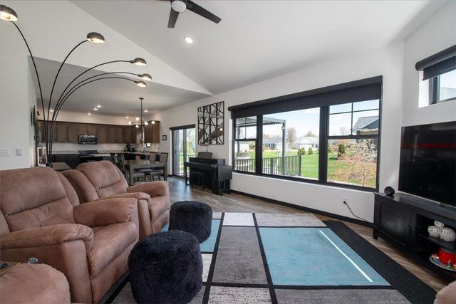 901 CLOVER COURT, Menasha, WI 54952