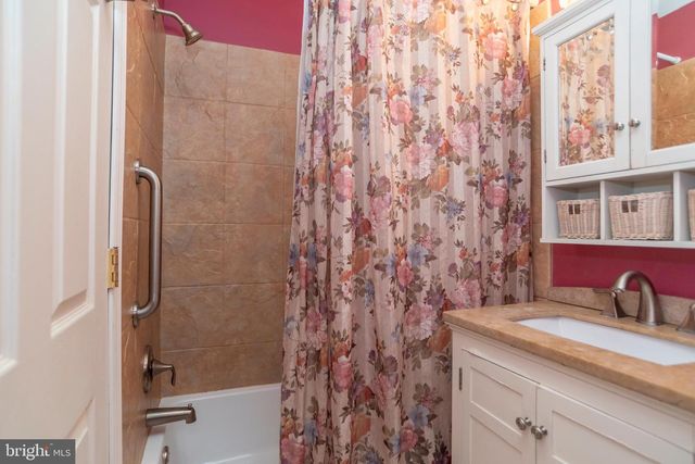 3712 RONNALD DR, Philadelphia, PA 19154