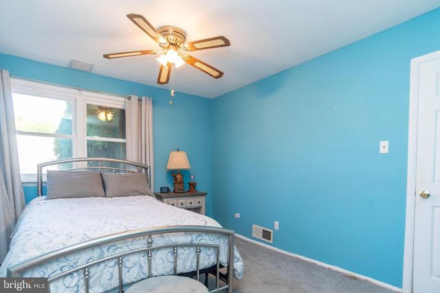 3712 RONNALD DR, Philadelphia, PA 19154