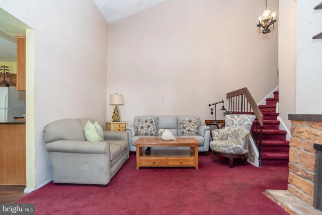 3712 RONNALD DR, Philadelphia, PA 19154