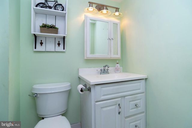 3712 RONNALD DR, Philadelphia, PA 19154