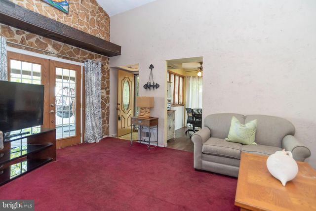 3712 RONNALD DR, Philadelphia, PA 19154