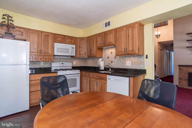 3712 RONNALD DR, Philadelphia, PA 19154