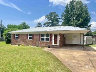 616 E Oak Street, Atmore, AL 36502