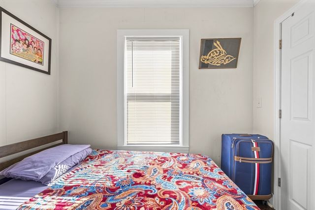 1081 Lawrence St 2, Lowell, MA 01852