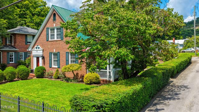 401 West Main Street, Rogersville, TN 37857