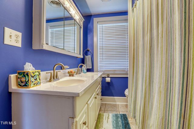 401 West Main Street, Rogersville, TN 37857