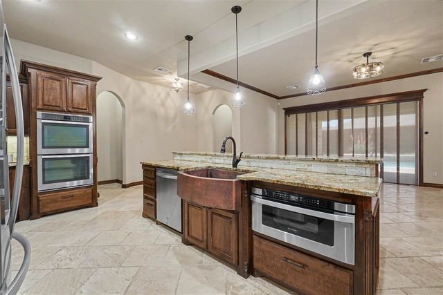 2605 SW 68th St, Lawton, OK 73505