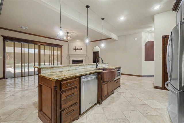 2605 SW 68th St, Lawton, OK 73505