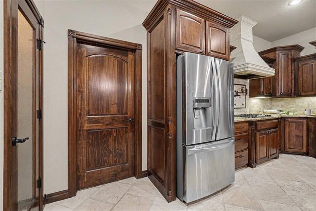 2605 SW 68th St, Lawton, OK 73505