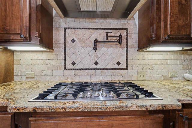 2605 SW 68th St, Lawton, OK 73505