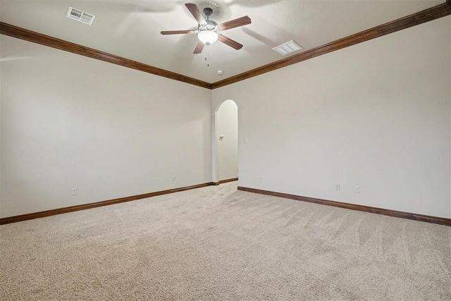 2605 SW 68th St, Lawton, OK 73505