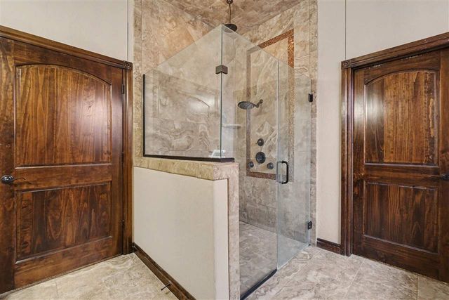 2605 SW 68th St, Lawton, OK 73505