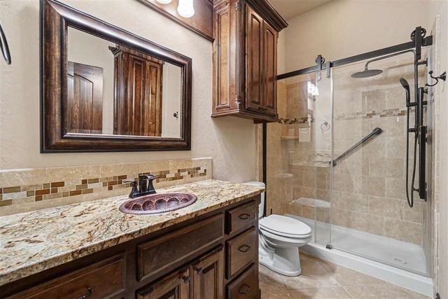 2605 SW 68th St, Lawton, OK 73505