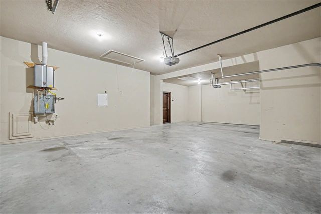2605 SW 68th St, Lawton, OK 73505